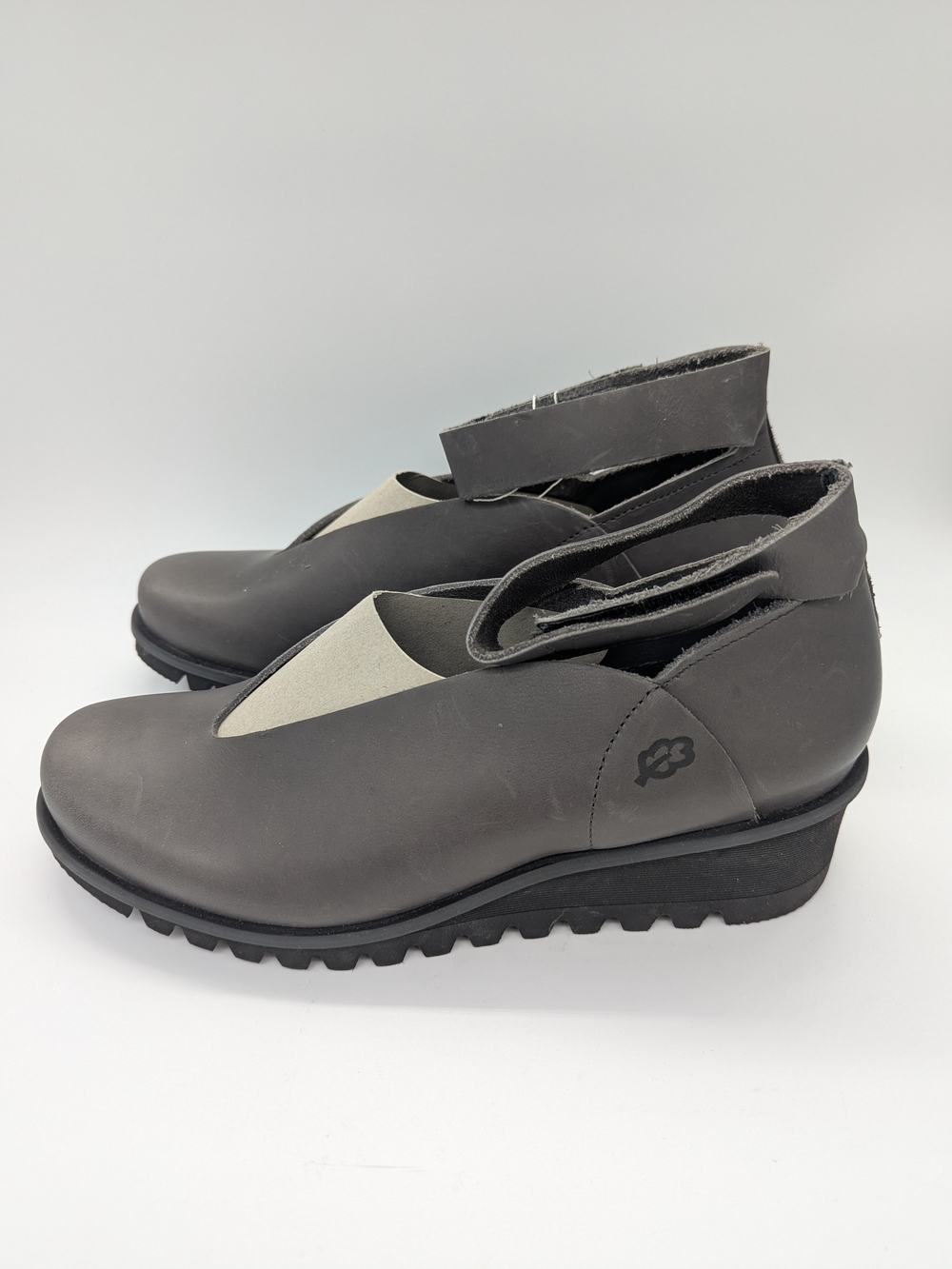 Loints of Holland Wedge Mary Jane Straps Deep Gray Leende EU 42 Minimalist